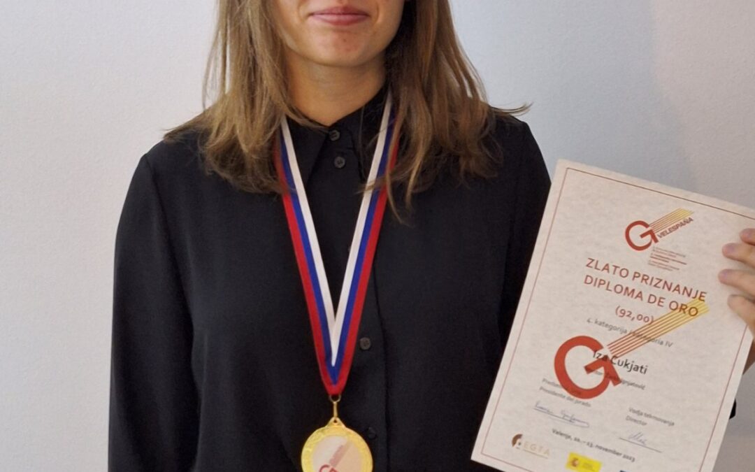 Zlata kitaristka