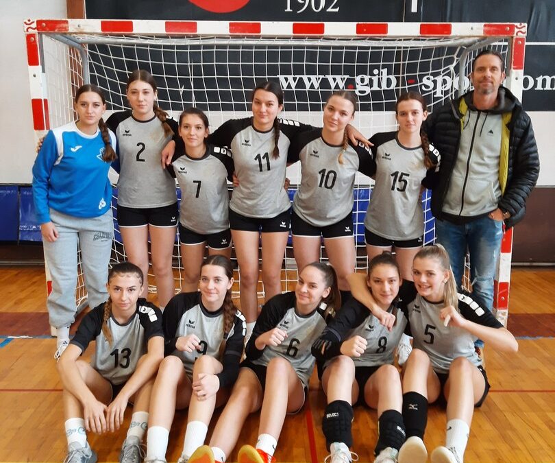DIJAKINJE SZKŠC NA DRŽAVNEM ČETRTFINALU V ROKOMETU