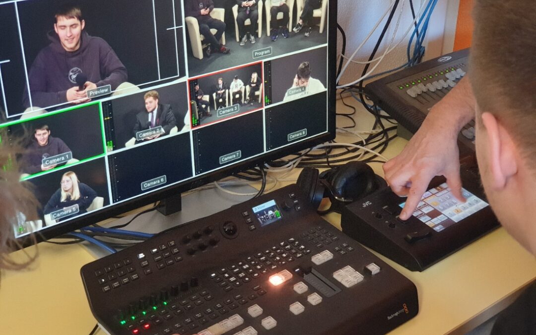 Delo v TV in glasbenem studiu – projektni dan za 4. R/IB