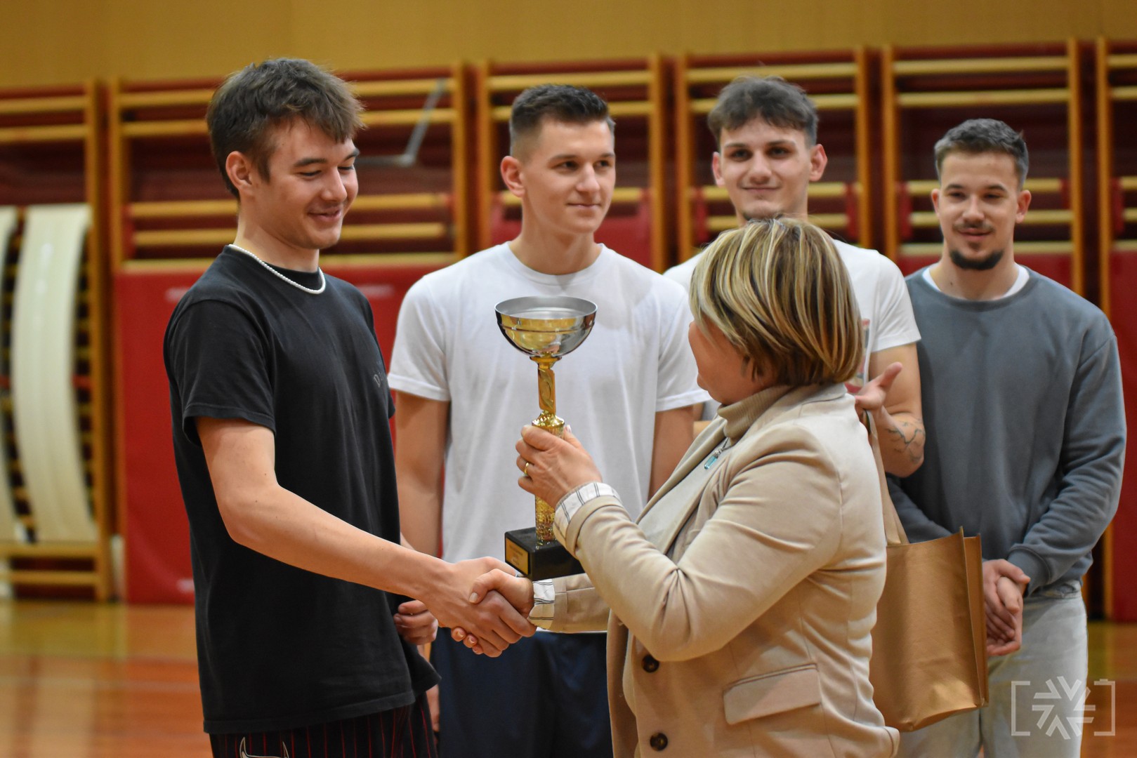FOTO UTRINKI ŠPORTNEGA SPEKTAKLA FOTO UTRINKI ŠPORTNEGA SPEKTAKLA