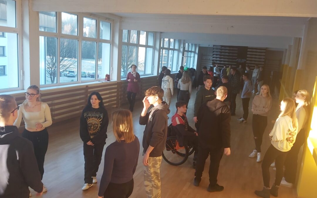 Medrazredno druženje “B-jekov” GIM in ERŠ na 2. (TR)B-mešanem turnirju v odbojki