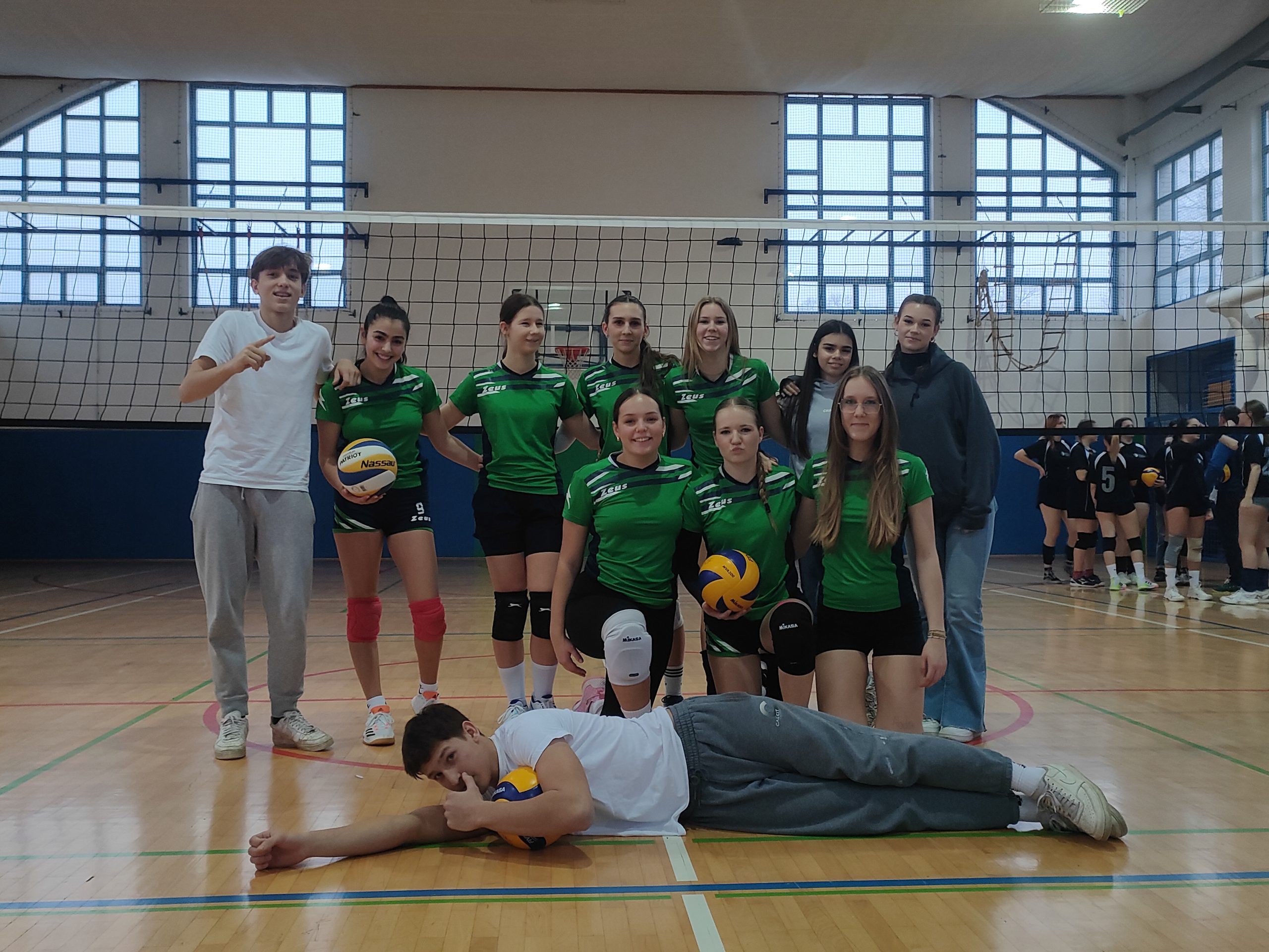 Medšolsko tekmovanje v odbojki
