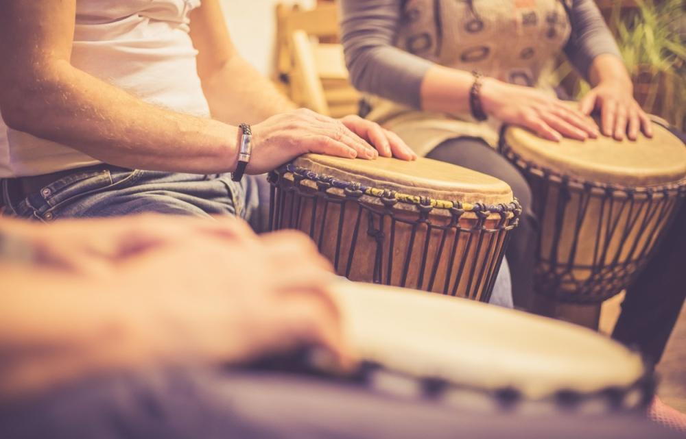 MLADINSKI DRUŽABNI VEČER – AFRIŠKI TOLKALSKI VEČER