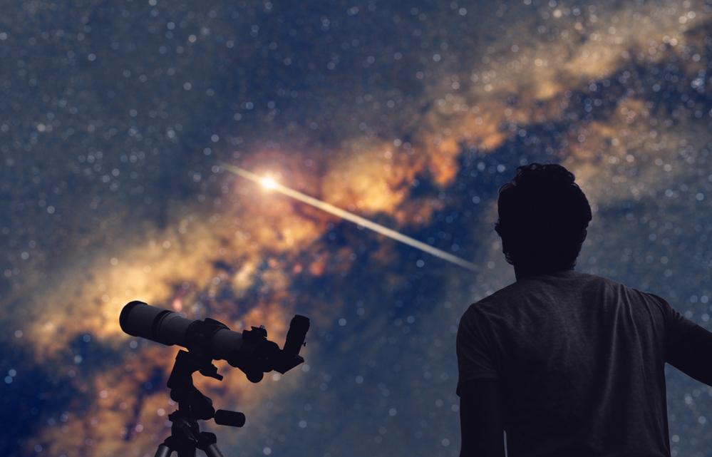 ZAKAJ JE V POLETNIH MESECIH NA NEBU TOLIKO UTRINKOV? PERZEIDI SO TU!