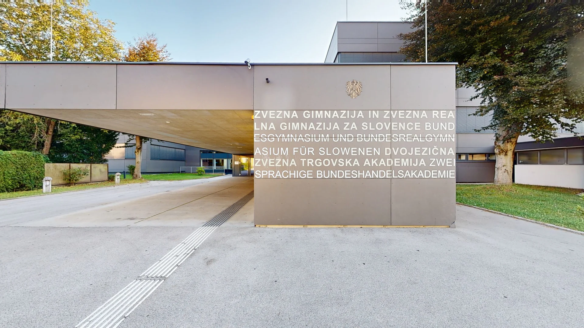 Dvojezična zvezna trgovska akademija Celovec