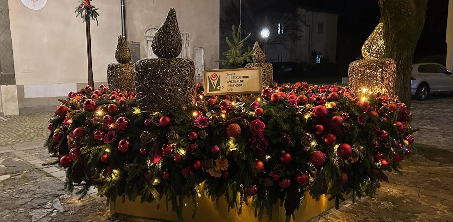 Adventni venec 2024