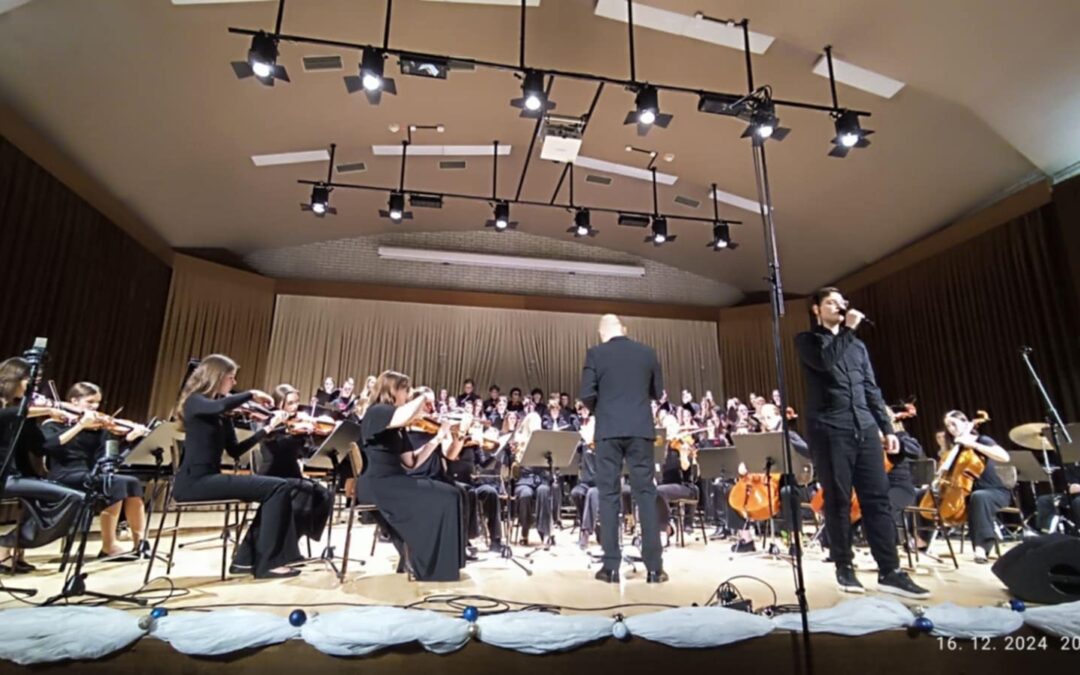 Božično-novoletni koncert našega zbora in orkestra v Velenju