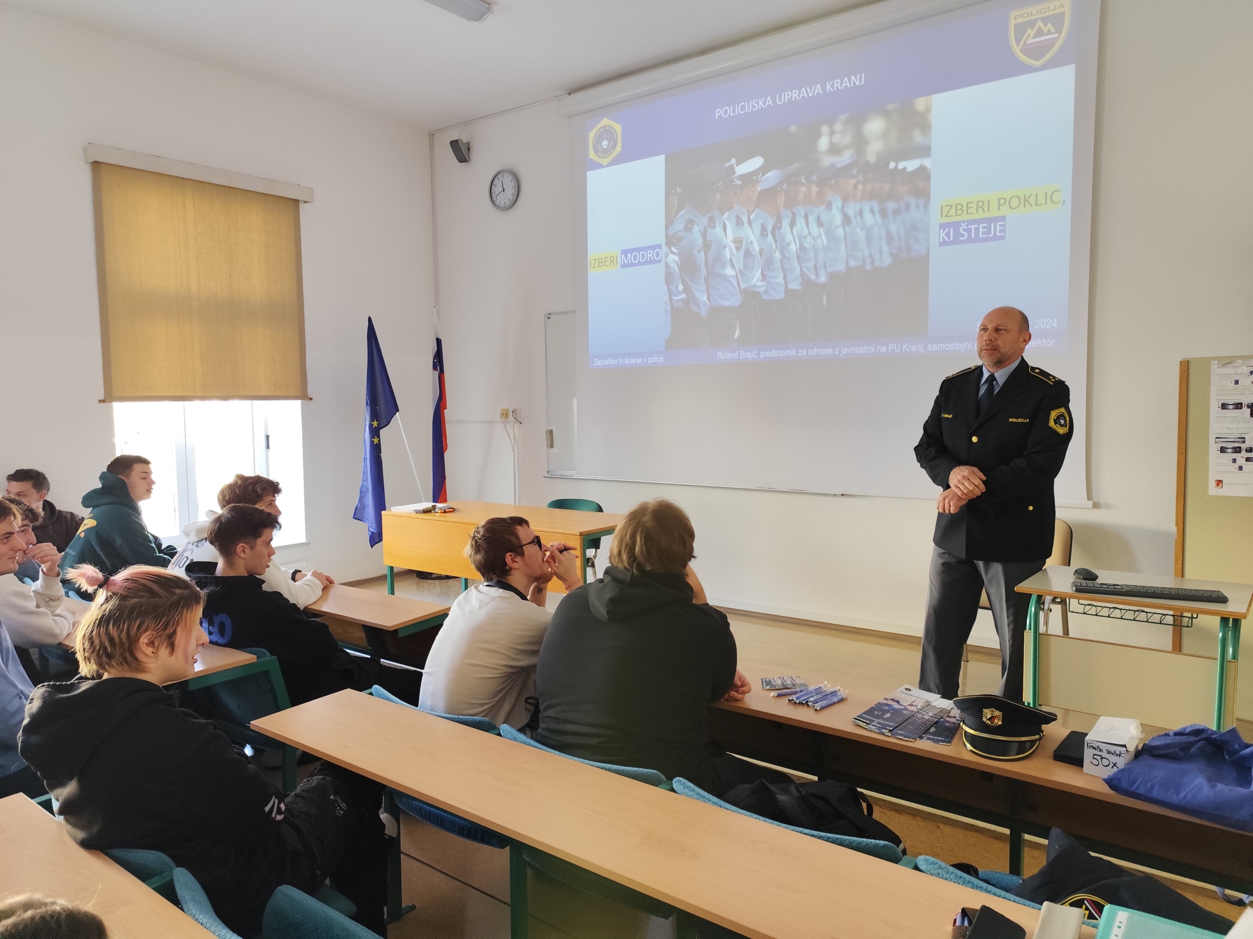 Predstavitev poklica policista – zaposlovanje in šolanje v policiji