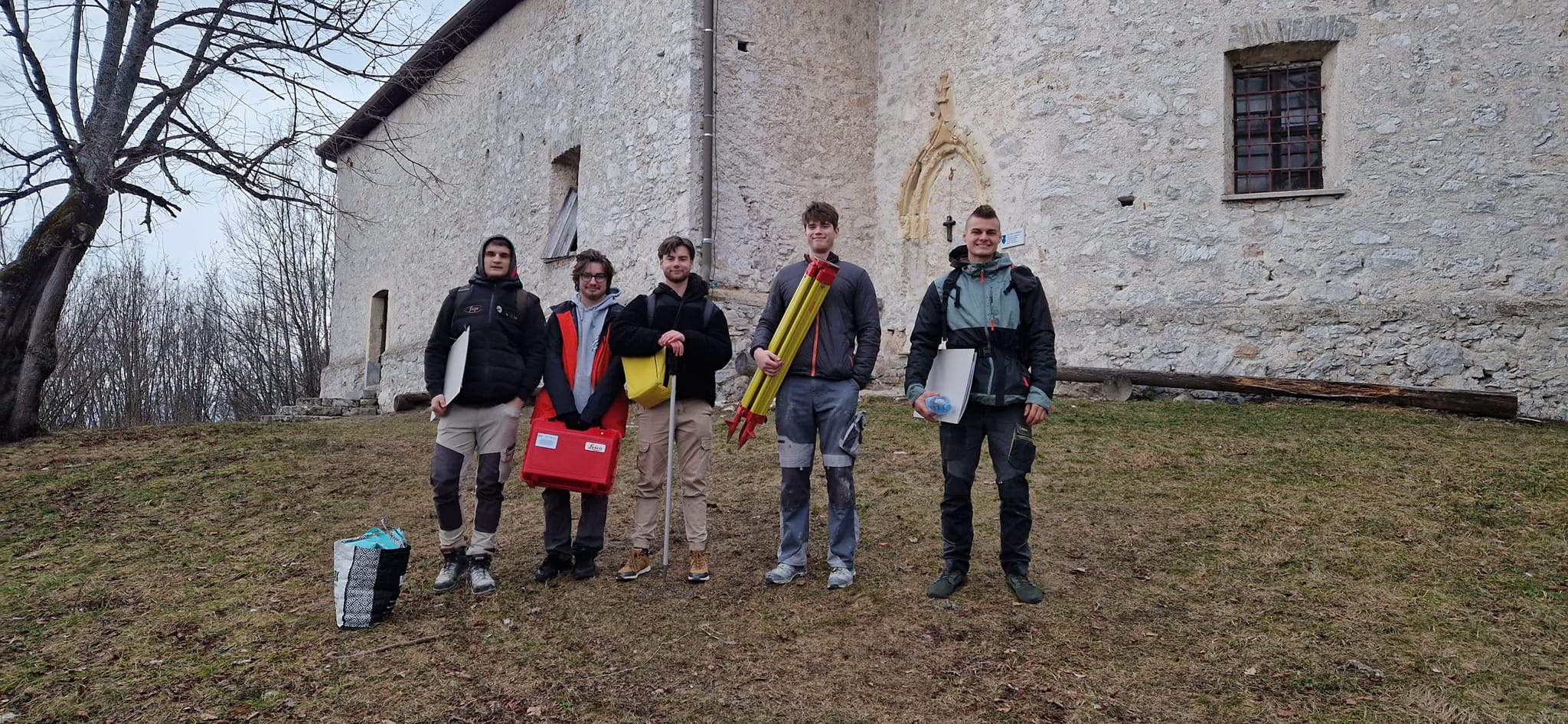 Celovita izmera cerkve sv. Ahac Celovita izmera cerkve sv. Ahac