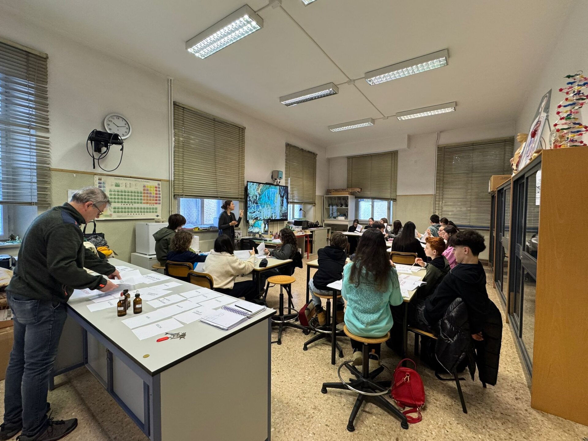 Progetto “Una scuola senza confini” Progetto “Una scuola senza confini”