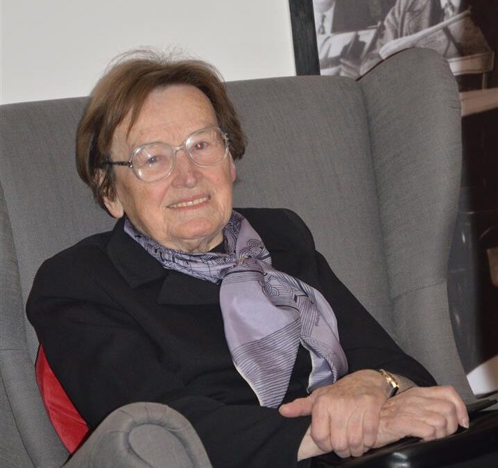 Umrla je prof. Orožen