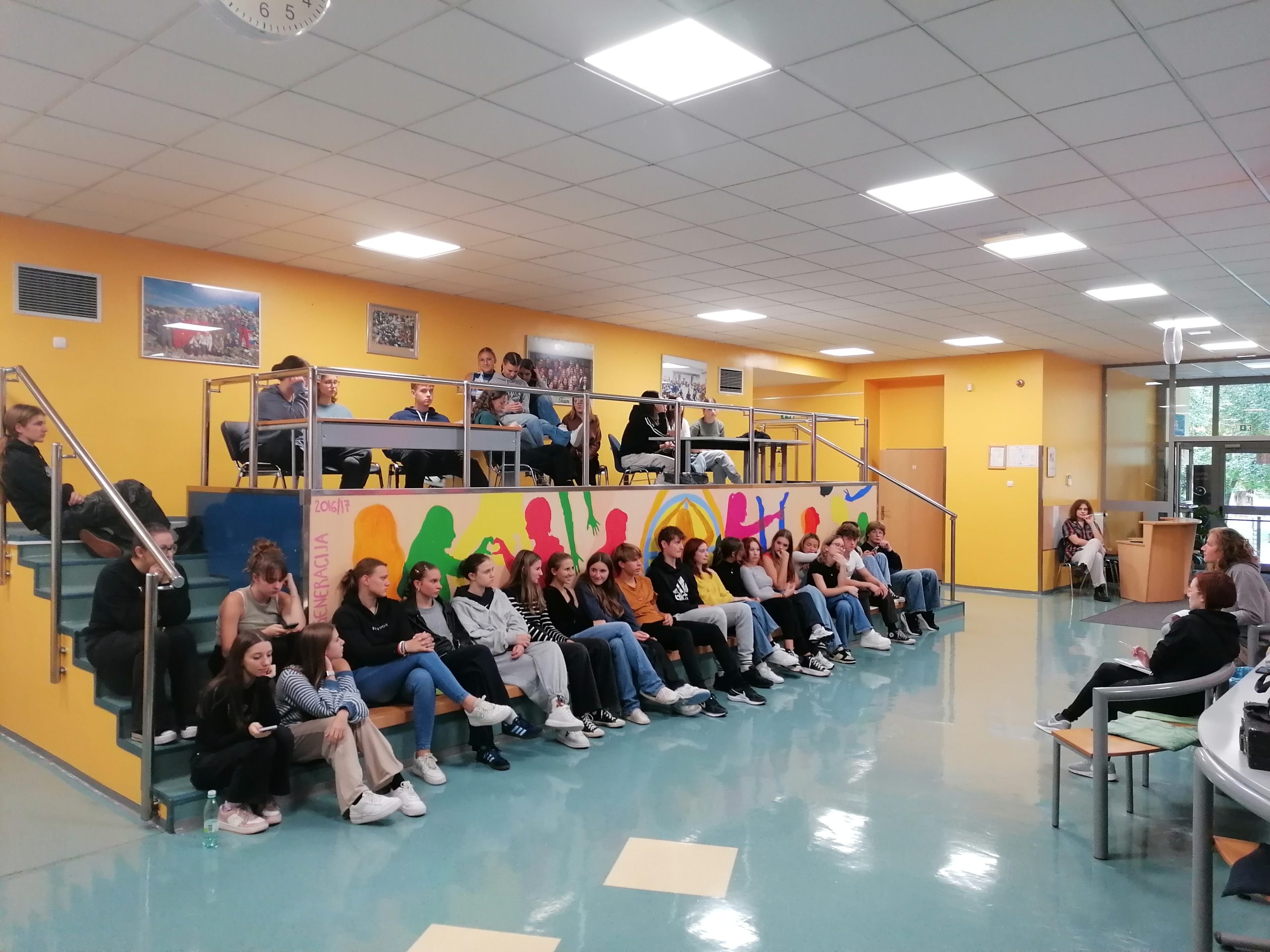 DRUŽBOSLOVNO-JEZIKOSLOVNA ITS NOČ NA ŠOLI
