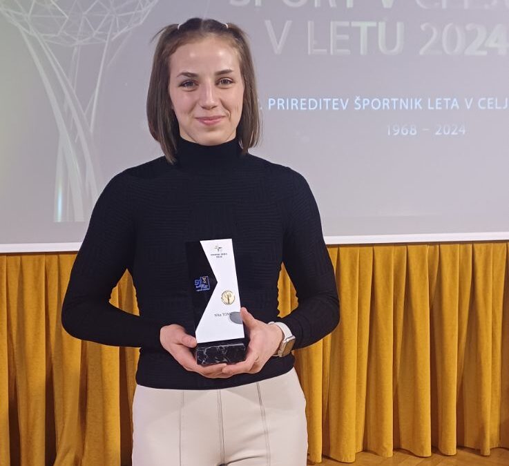 Nika Tomc prejela priznanje za leto 2024