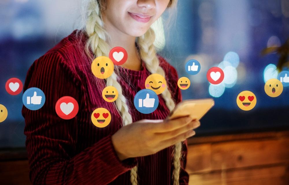 OD SMEŠKOTA DO 🦄: EMOJIJI OSVAJAJO SVET