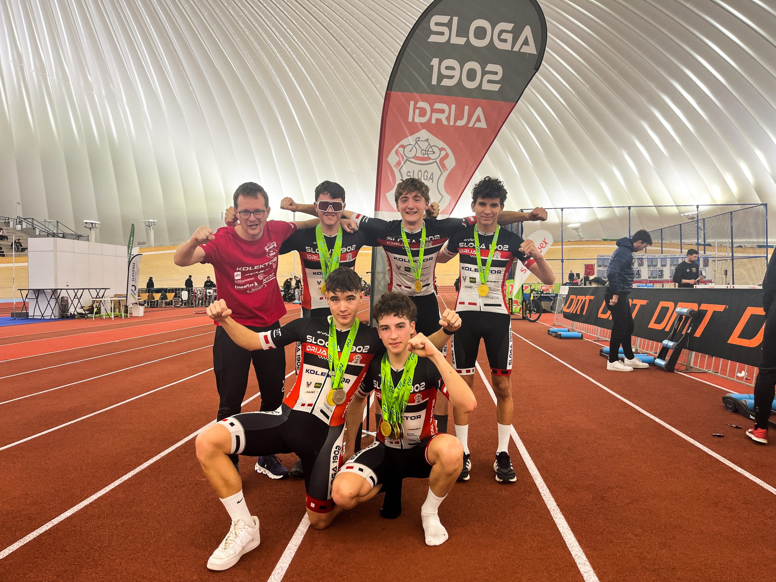 Mlajši mladinci idrijske Sloge na državnem prvenstvu odnesli 13 medalj! Mlajši mladinci idrijske Sloge na državnem prvenstvu odnesli 13 medalj!