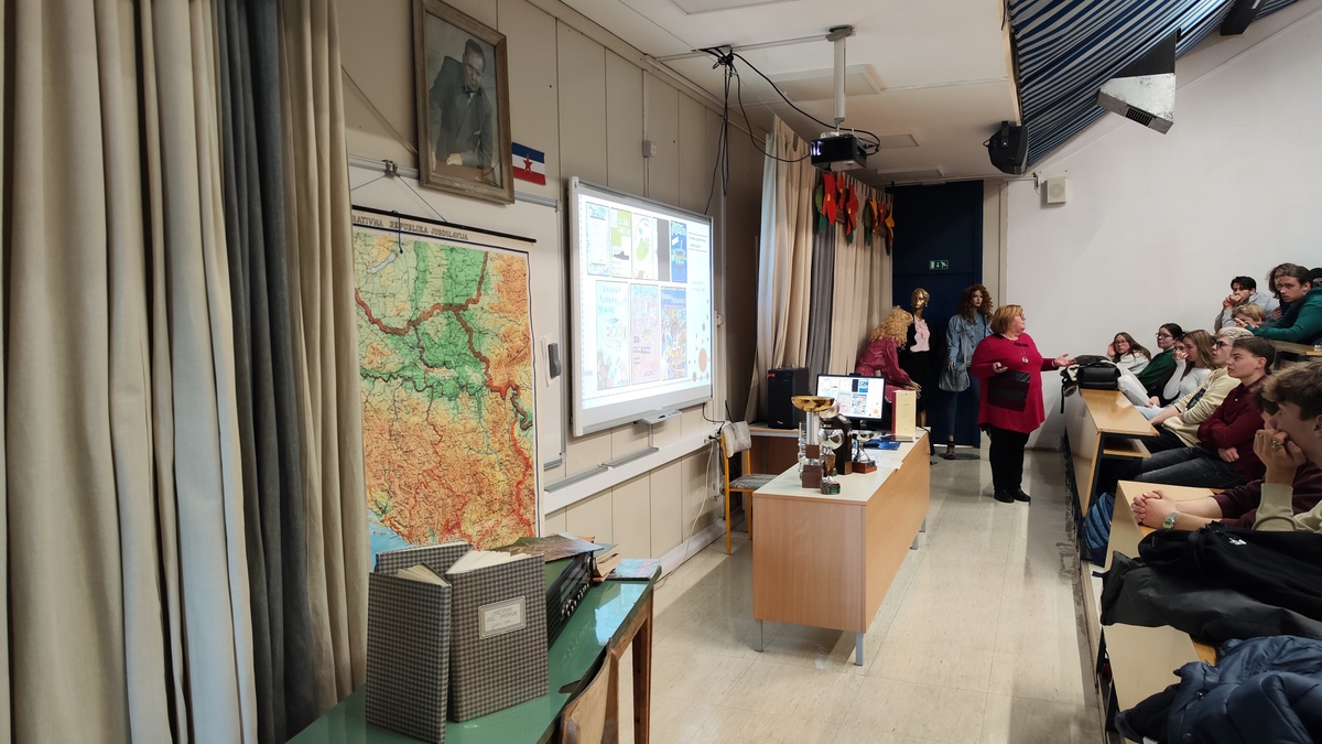 50 let srednje šole Sežana skozi oči profesorjev, nekdanjih dijakov