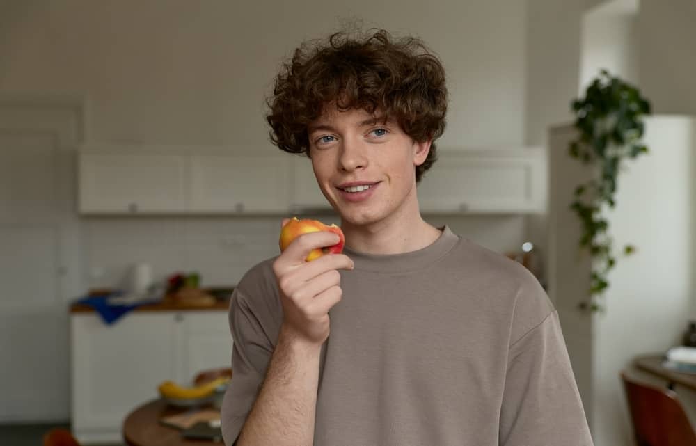 JABOLKO NA DAN PREŽENE ZDRAVNIKA STRAN – ALI GA RES?