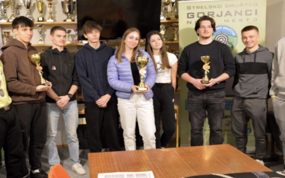 Naši strelci se vračajo – spet v črno!
