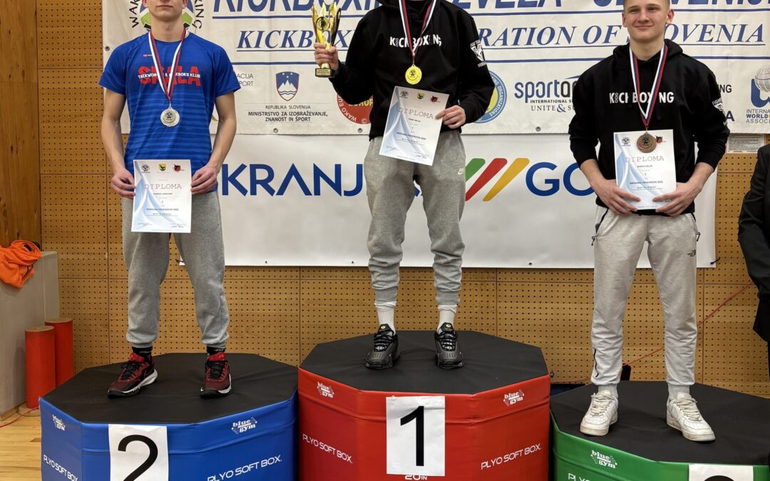 Srebrna medalja za Dominika Jerovška na državnem prvenstvu v kikboksu🥈