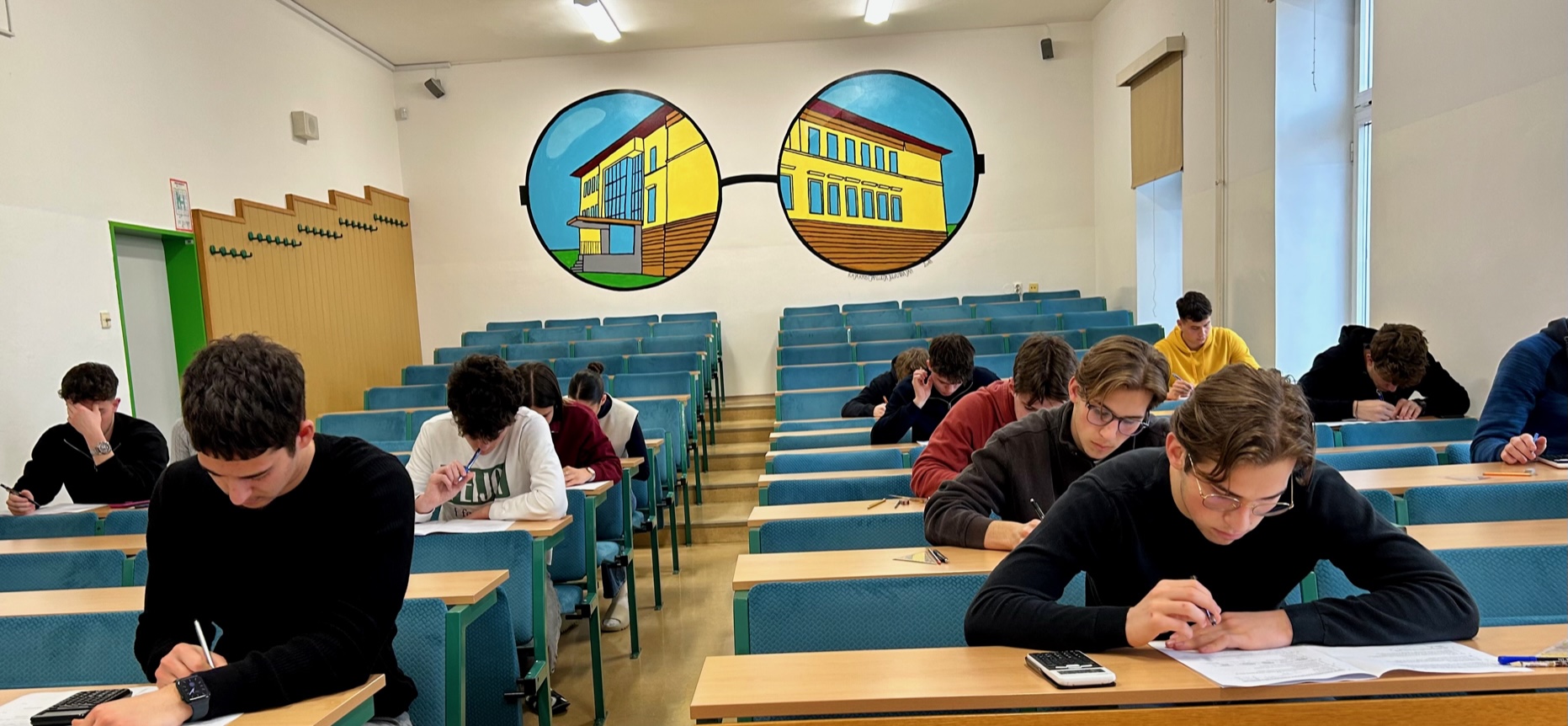 Šolsko tekmovanje v znanju ekonomije in gospodarstva 2025 na EGSŠ Radovljica