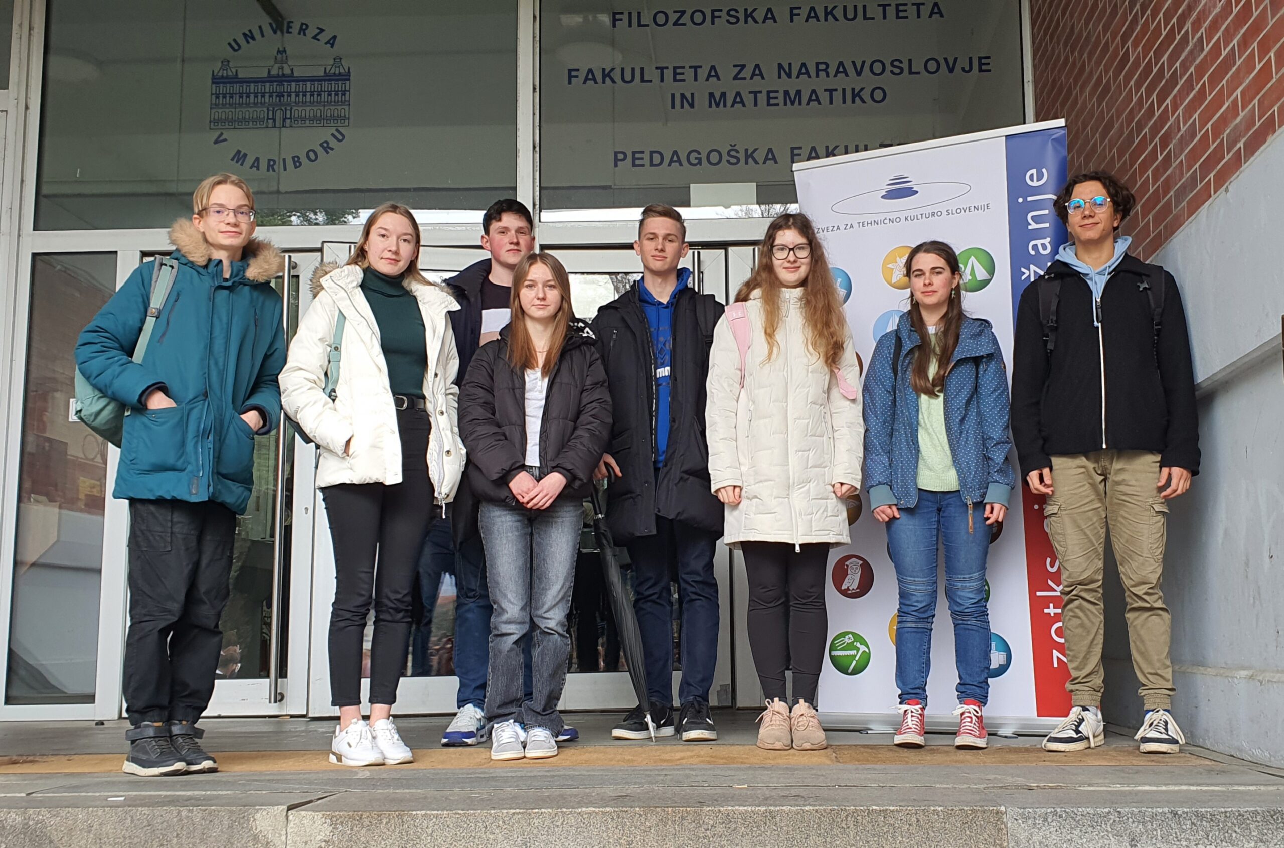 4 zlata in 4 srebrna odličja za znanje biologije na državnem tekmovanju za Proteusovo nagrado 4 zlata in 4 srebrna odličja za znanje biologije na državnem tekmovanju za Proteusovo nagrado