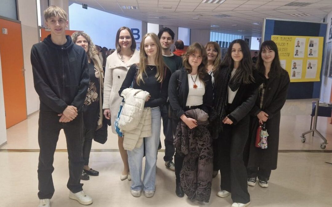 Raziskovalci prvi na regijskem srečanju Mladi za Celje