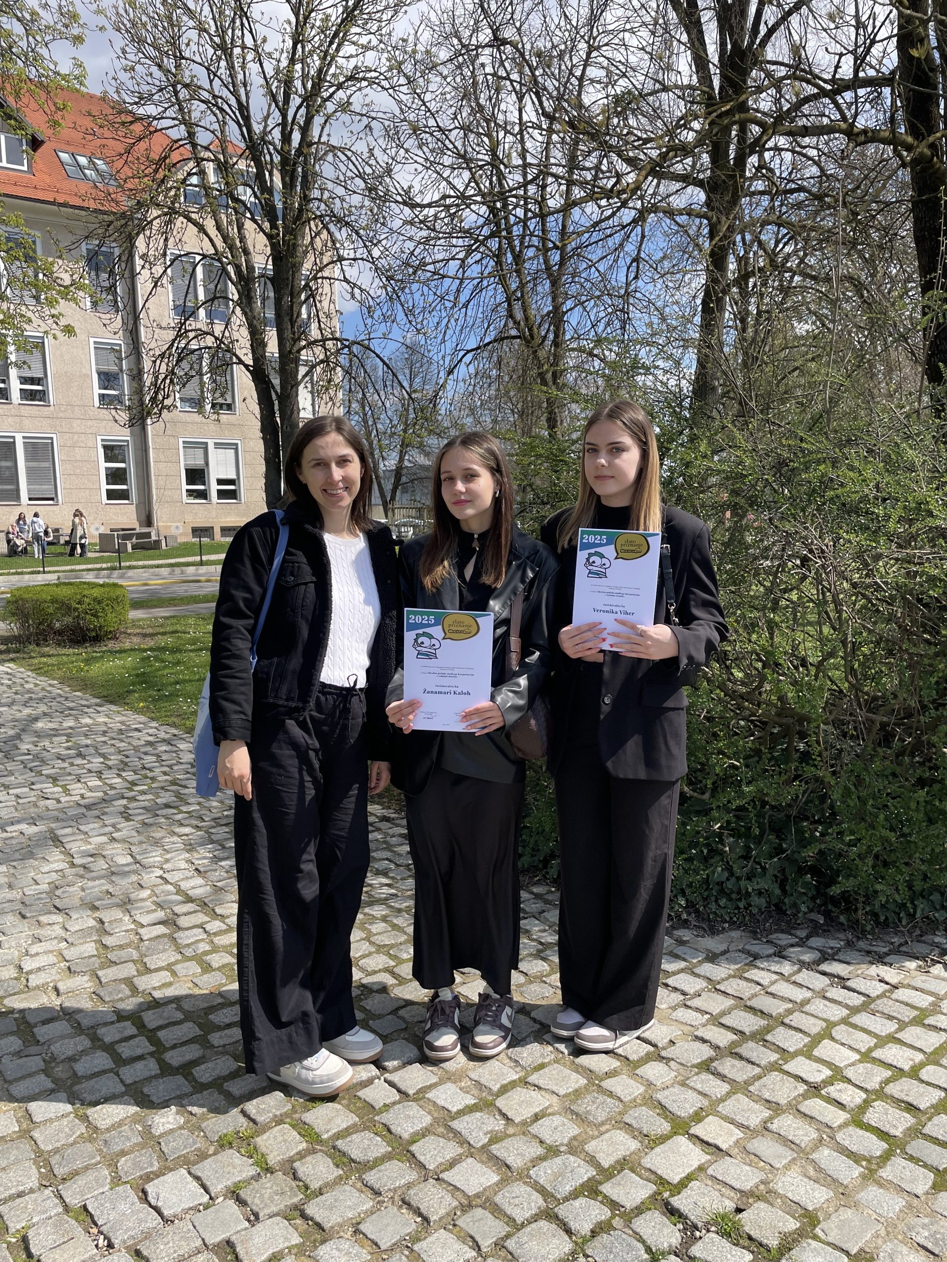 Zlato in srebrno priznanje za raziskovalni nalogi Zlato in srebrno priznanje za raziskovalni nalogi