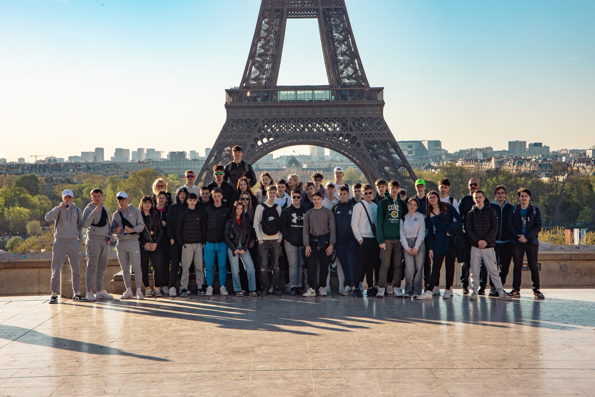 NADSTANDARDNA EKSKURZIJA V PARIZ NADSTANDARDNA EKSKURZIJA V PARIZ