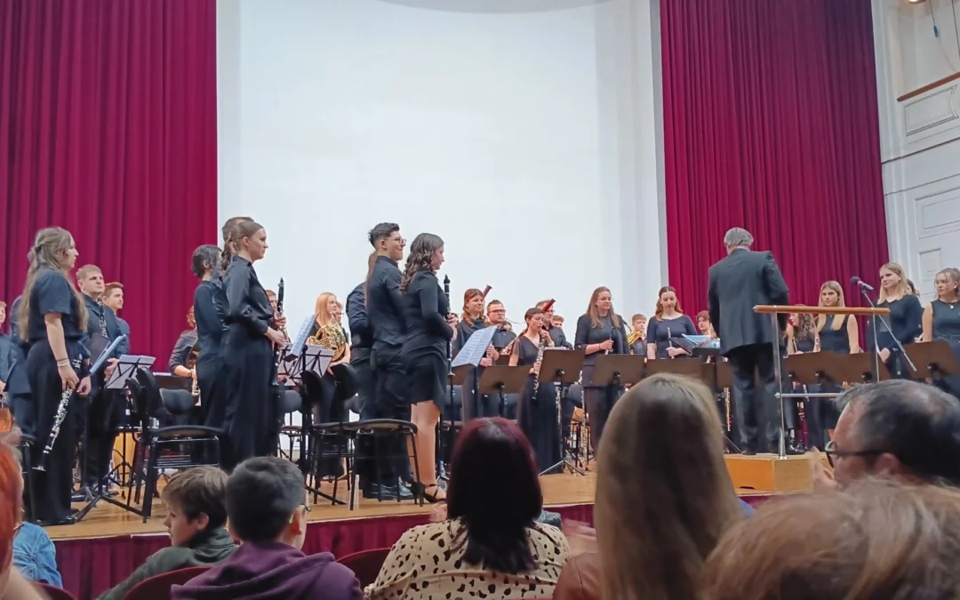 Navdušujoč koncert Pihalnega orkestra umetniške gimnazije Konservatorija Maribor