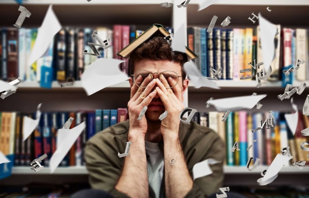 ZAKAJ ODLAŠAMO Z UČENJEM – IN KAKO TO SPREMENITI?
