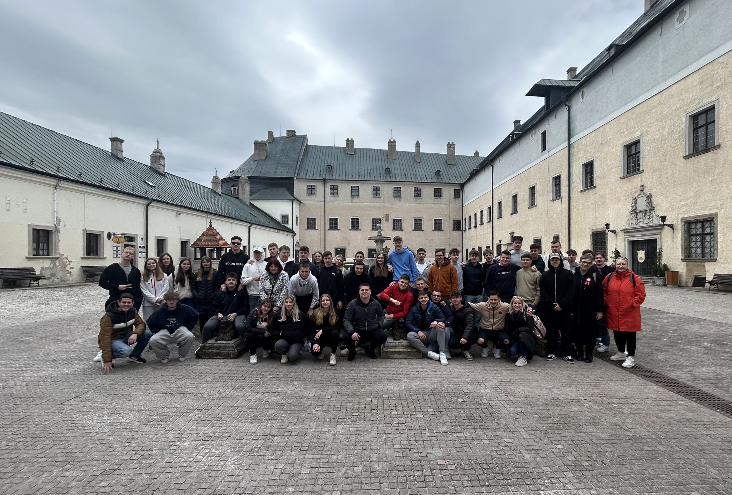 Strokovna in hkrati zaključna ekskurzija 4. a, 4. b in 4. e v Bratislavo