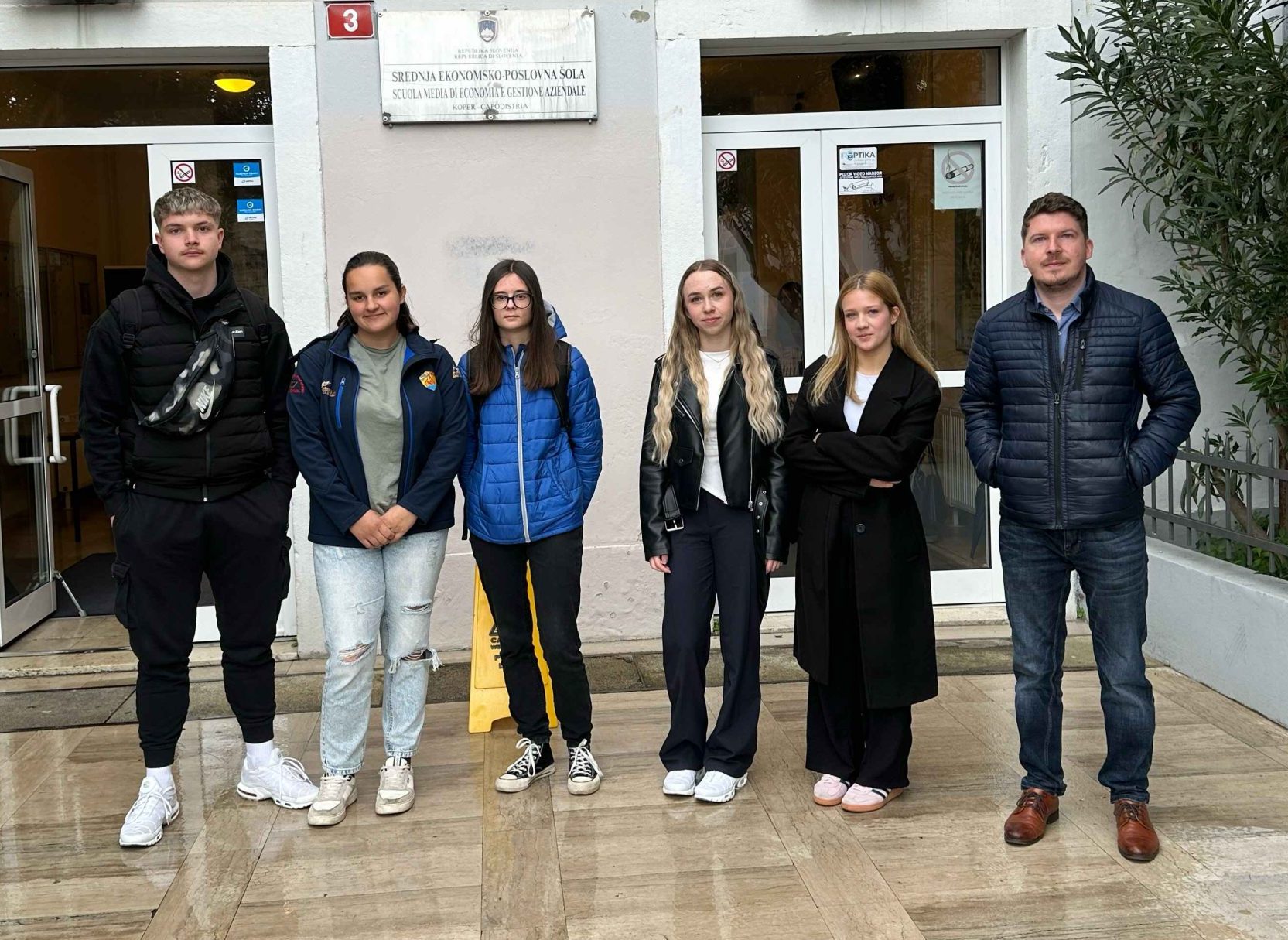 Dve zlati in dve srebrni priznanji na državnem tekmovanju iz znanja računovodstva Dve zlati in dve srebrni priznanji na državnem tekmovanju iz znanja računovodstva