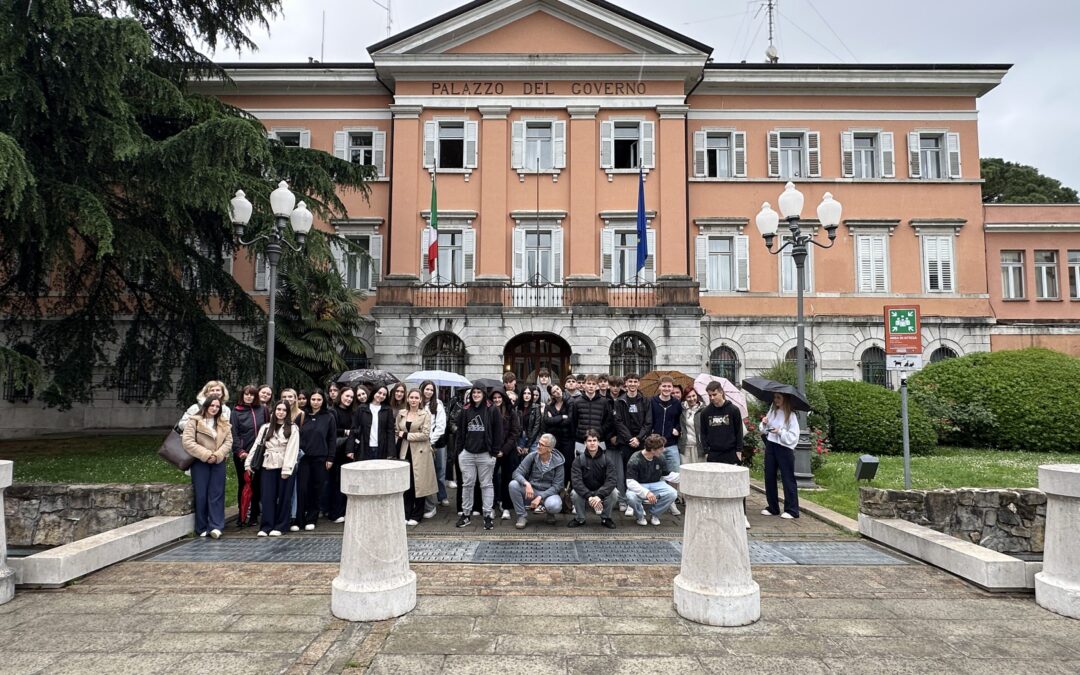 Nepozabno doživetje kulturne, zgodovinske in geografske povezanosti v mestu vrtnic z okolico