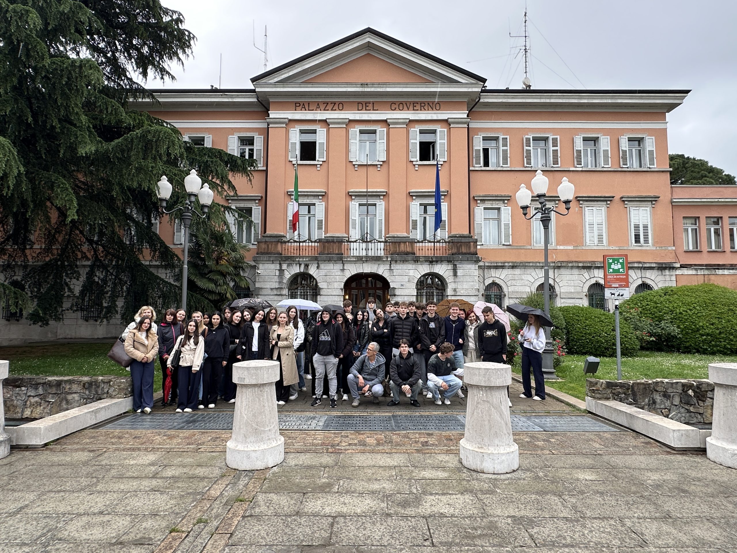 Nepozabno doživetje kulturne, zgodovinske in geografske povezanosti v mestu vrtnic z okolico Nepozabno doživetje kulturne, zgodovinske in geografske povezanosti v mestu vrtnic z okolico