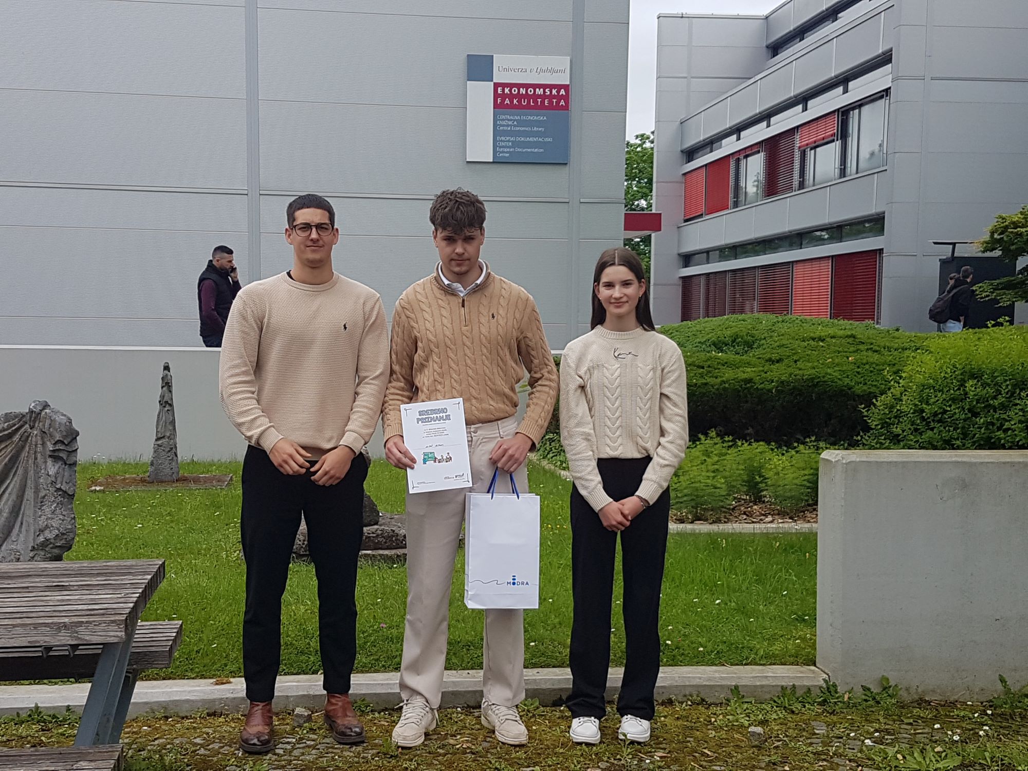 Srebrno priznanje iz finančne pismenosti Srebrno priznanje iz finančne pismenosti