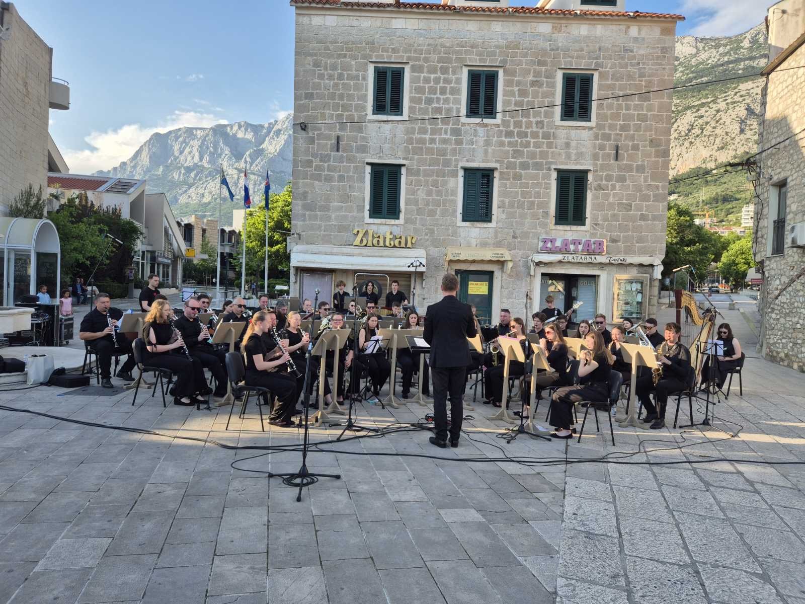 Makarska v znamenju glasbe in povezovanja Makarska v znamenju glasbe in povezovanja