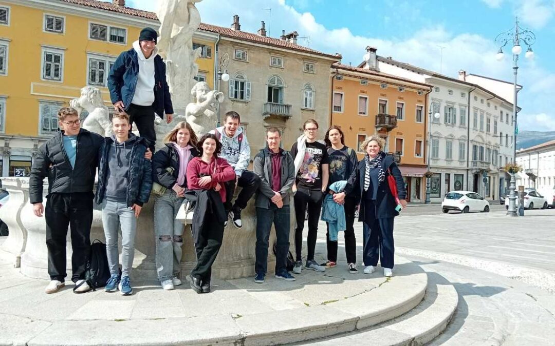 Študenti brez meja