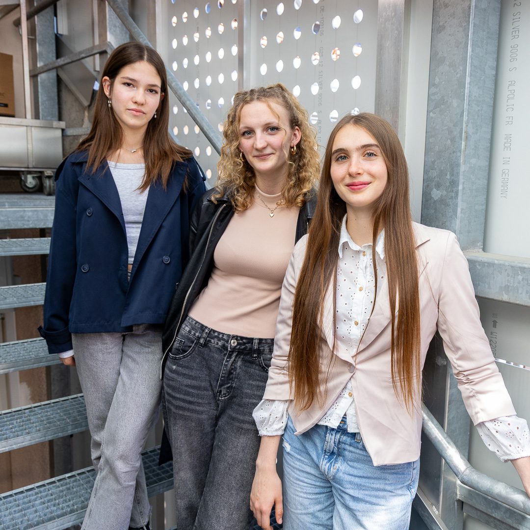 Kar tri nagrajenke Francoskega inštituta v Sloveniji Kar tri nagrajenke Francoskega inštituta v Sloveniji