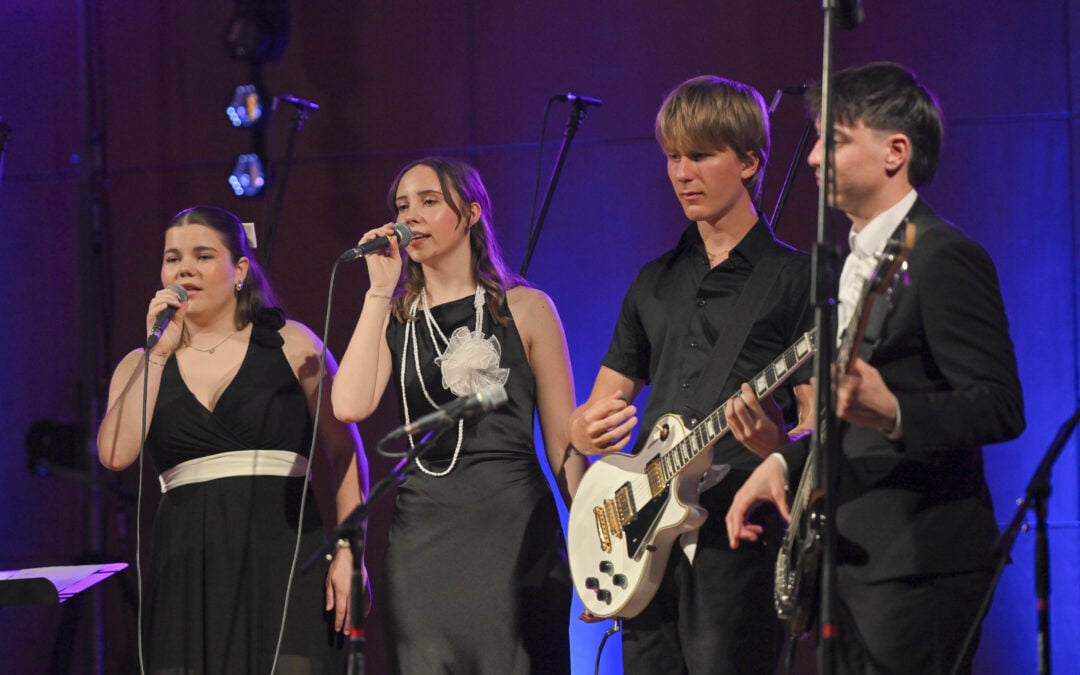 POMLADNA HARMONIJA