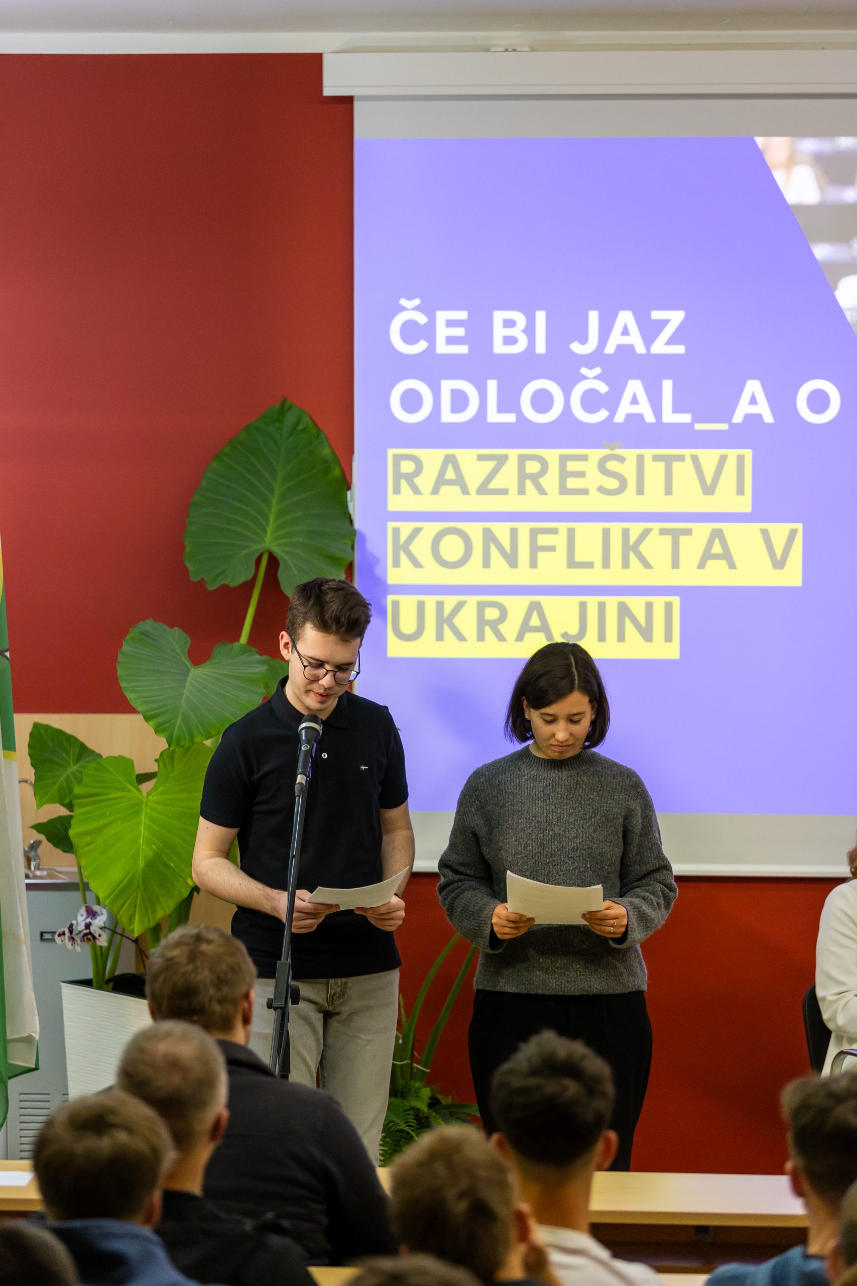 Razprava v okviru projekta EPAS: “Če bi jaz odločal o vojni v Ukrajini”