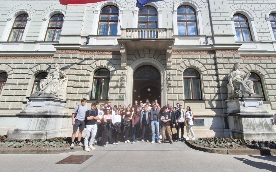 Dijaki 3. letnika na poti aktivnega državljanstva v Ljubljani