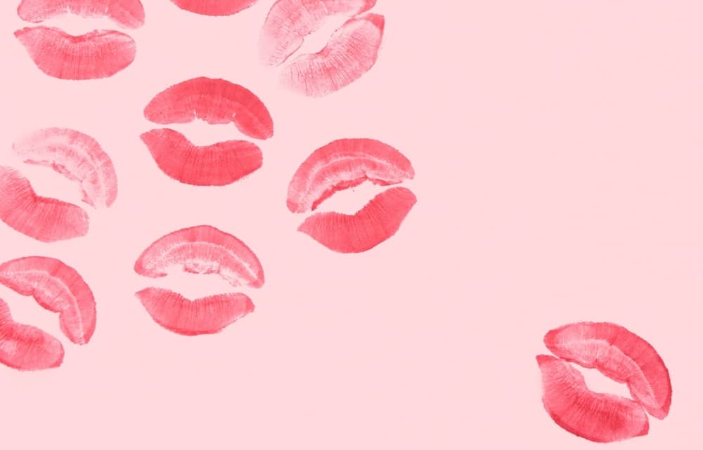 CMOK: POLJUBI POD DROBNOGLEDOM