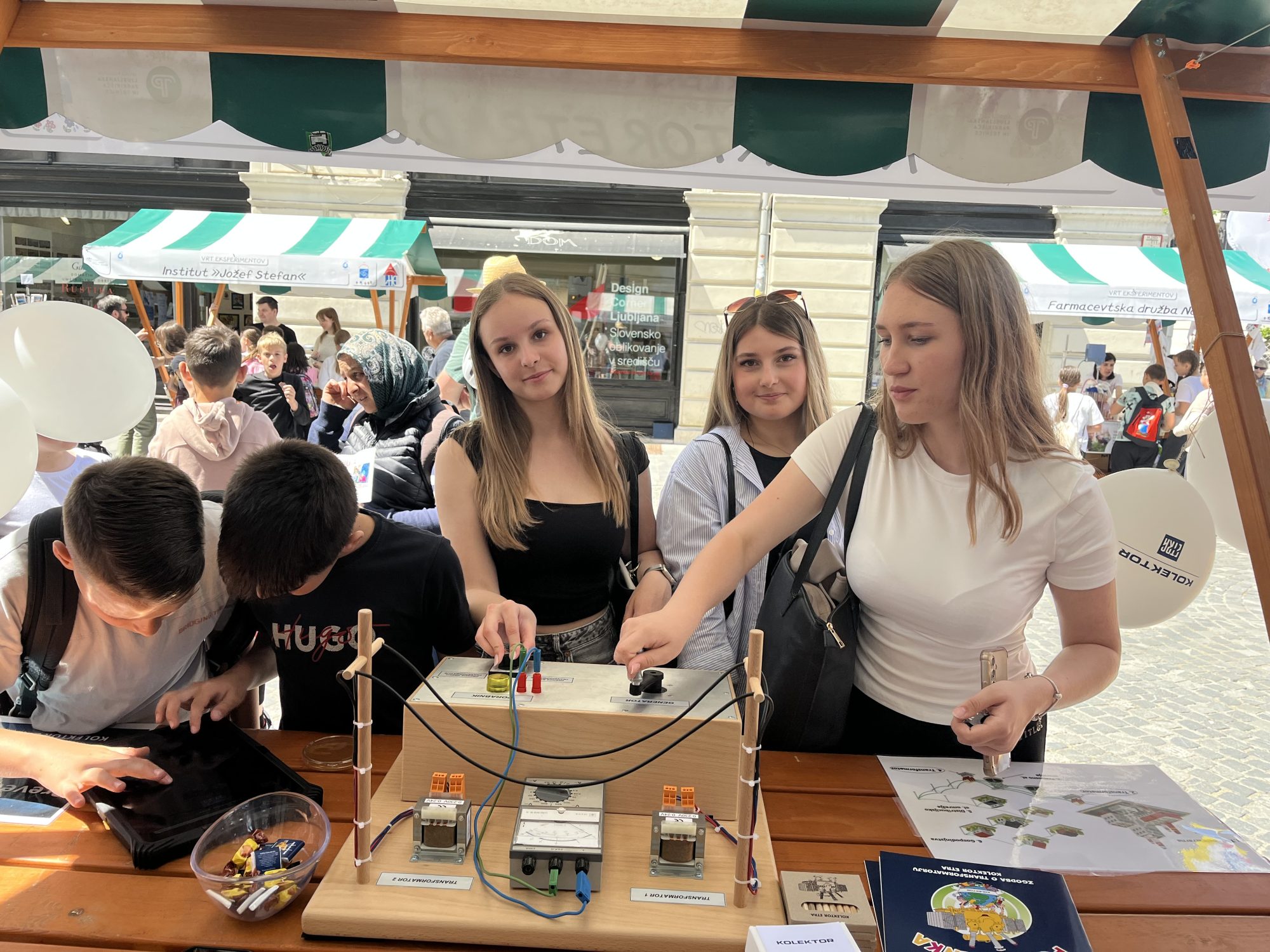 Naravoslovci obiskali Znanstival Naravoslovci obiskali Znanstival