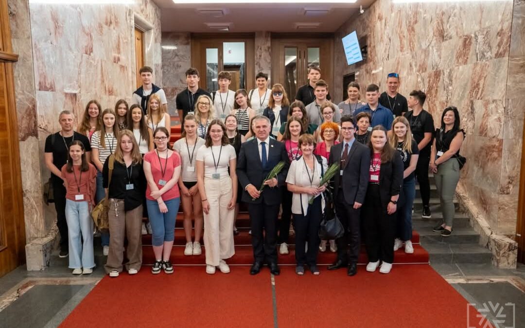 SPREJEM ZLATIH NAGRAJENCEV NATEČAJA NAŠA DOMOVINA V DRŽAVNEM SVETU REPUBLIKE SLOVENIJE