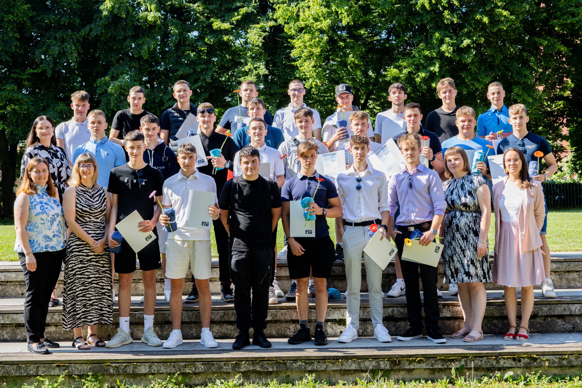 Podelitev spričeval zaključnega izpita dijakom E3C Podelitev spričeval zaključnega izpita dijakom E3C