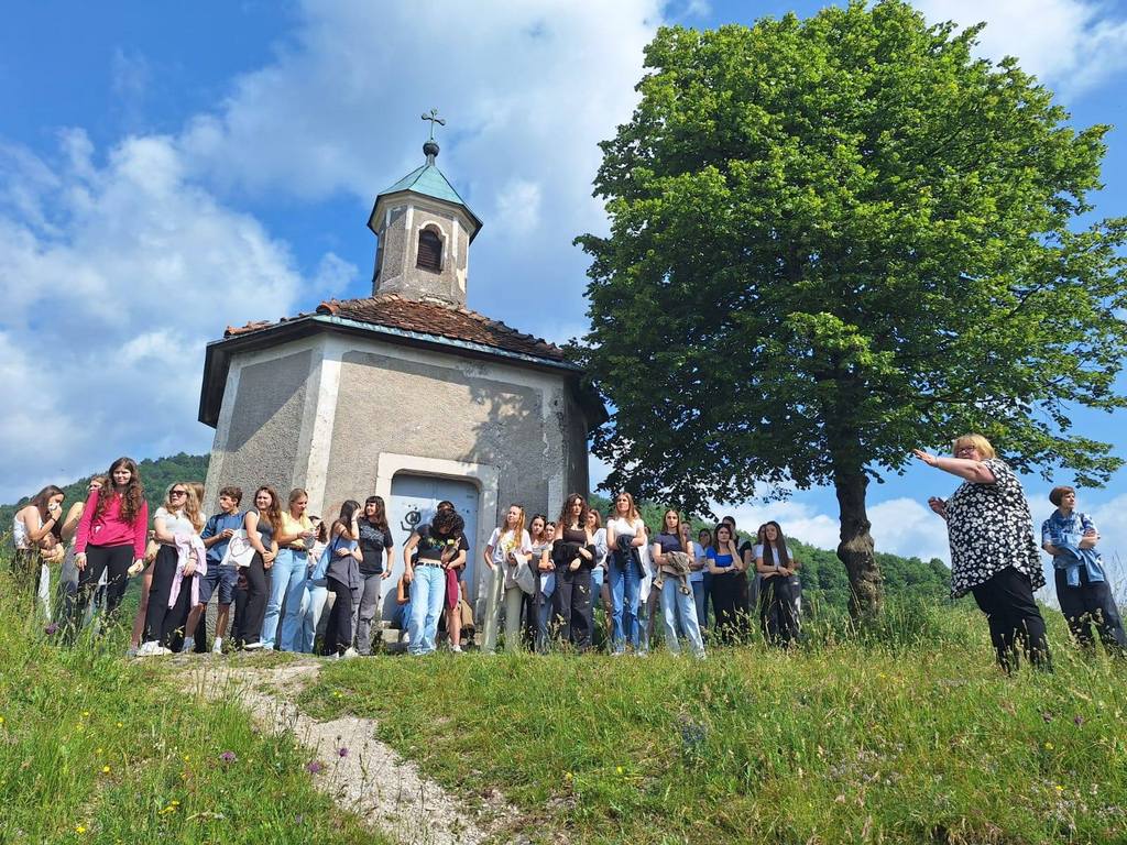 Družboslovci v Idriji in na Vojskem Družboslovci v Idriji in na Vojskem