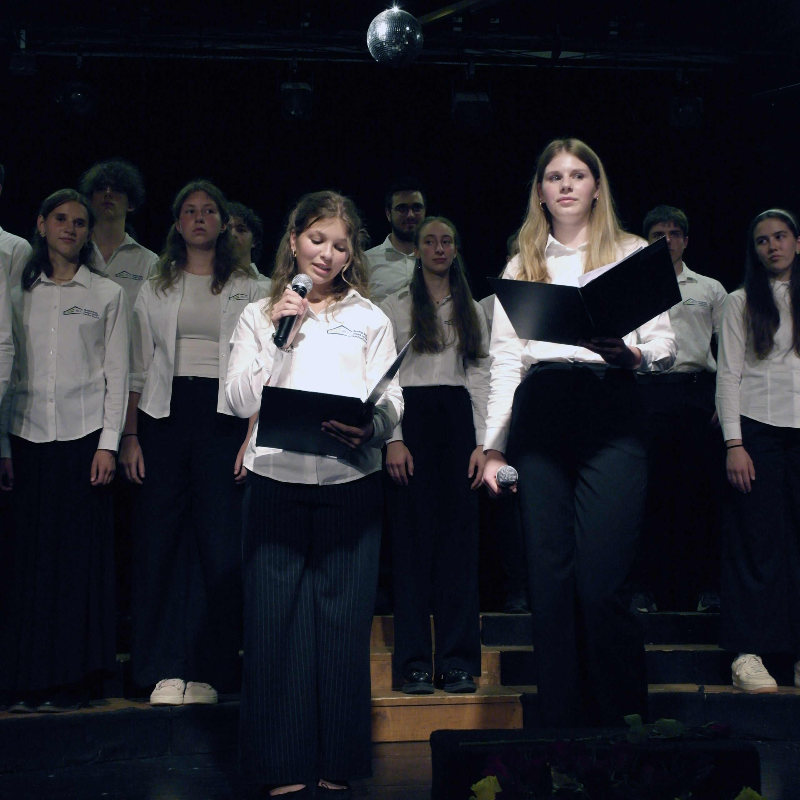 Koncert mešanega mladinskega pevskega zbora Srednje šole Josipa Jurčiča Koncert mešanega mladinskega pevskega zbora Srednje šole Josipa Jurčiča