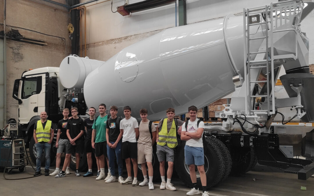 Dijaki strojništva na obisku v Kočevju: Putzmeister, Yaskawa in Rotis