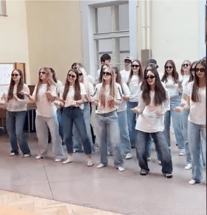 Teden umetnosti v šoli in vrtcu 2025 Teden umetnosti v šoli in vrtcu 2025