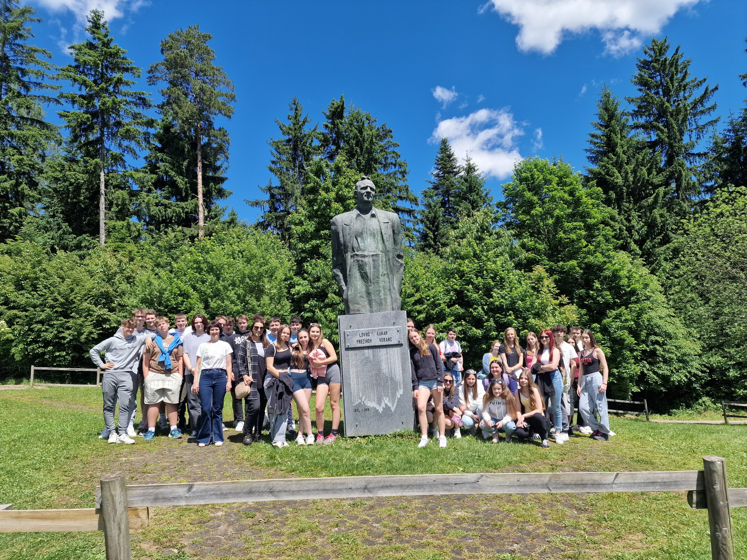 Ekskurzija po poteh pesnikov in pisateljev Ekskurzija po poteh pesnikov in pisateljev